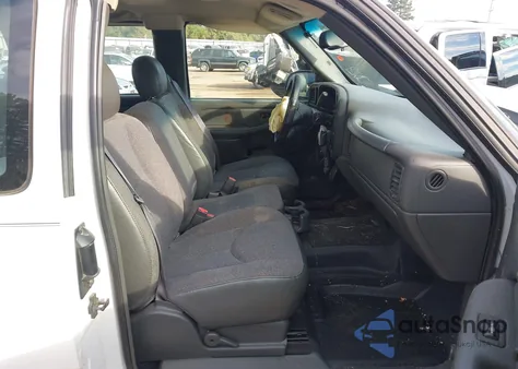 2003 Chevrolet Silverado 1500 from USA, damaged, VIN 2GCEC19V331268244